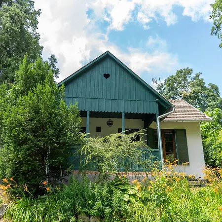 Leanyvirag Vendeghaz Ferienhaus *