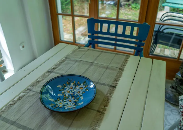 Leanyvirag Vendeghaz * Leányfalu